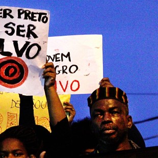 Ato contra o genocídio da juventude negra. Foto: Thais Alvarenga