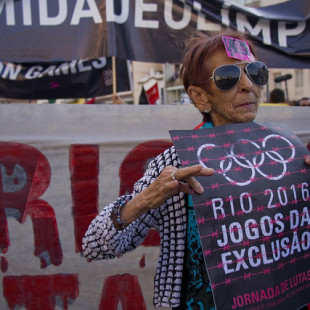 Ato "Rio 2016 - Os Jogos da Exclusão". (Foto: Fábio Caffé)